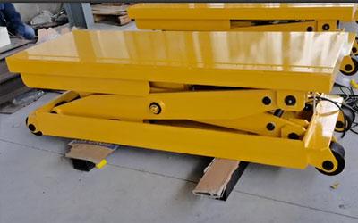 軌道滑輪（lún）升降平台